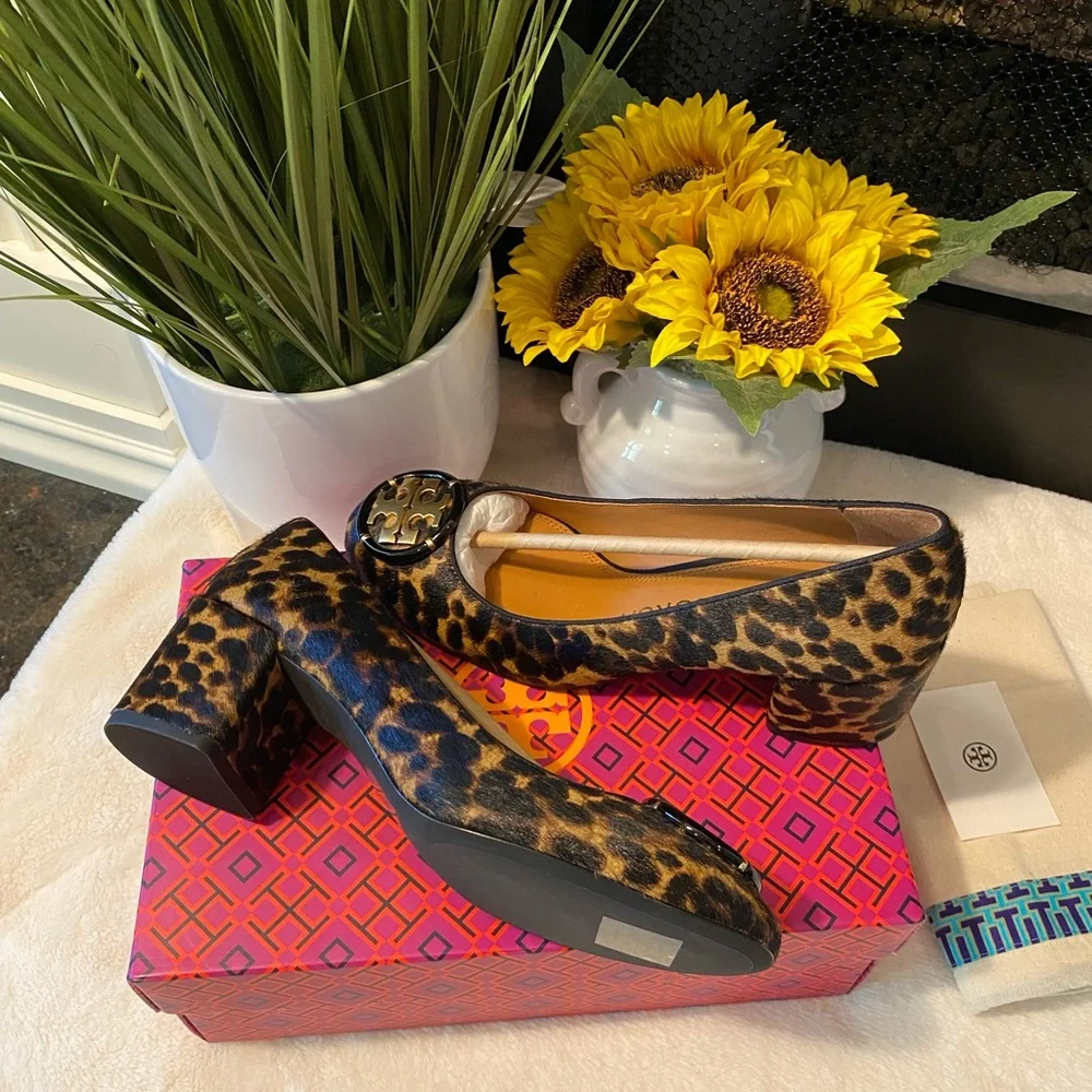 TORY BURCH MULTI-LOGO LEOPARD PUMP